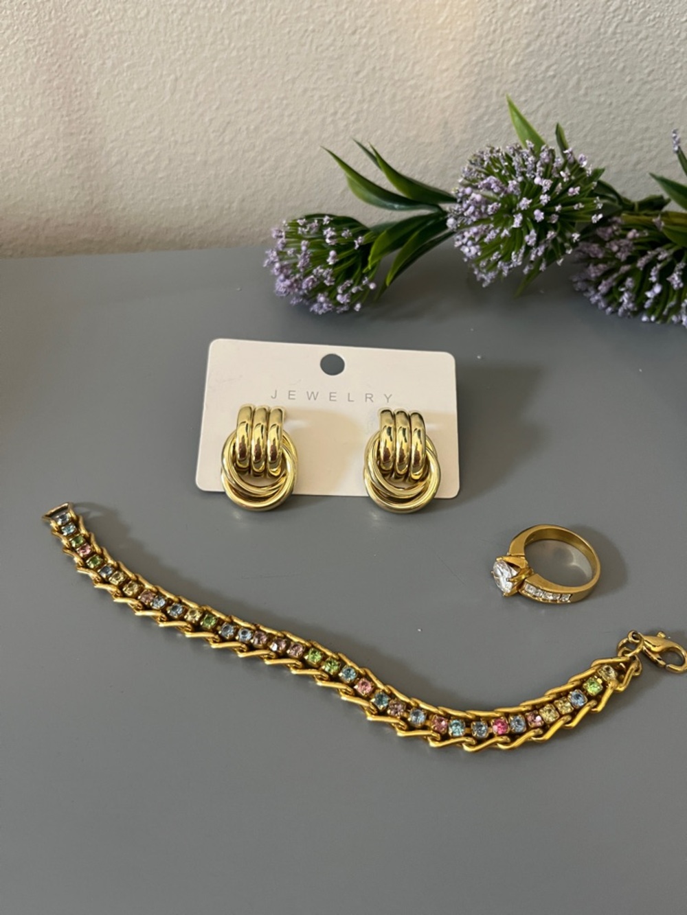 Gold-Tone Triple Loop Pierced Earrings - Bracelet Colored Stones/Ring